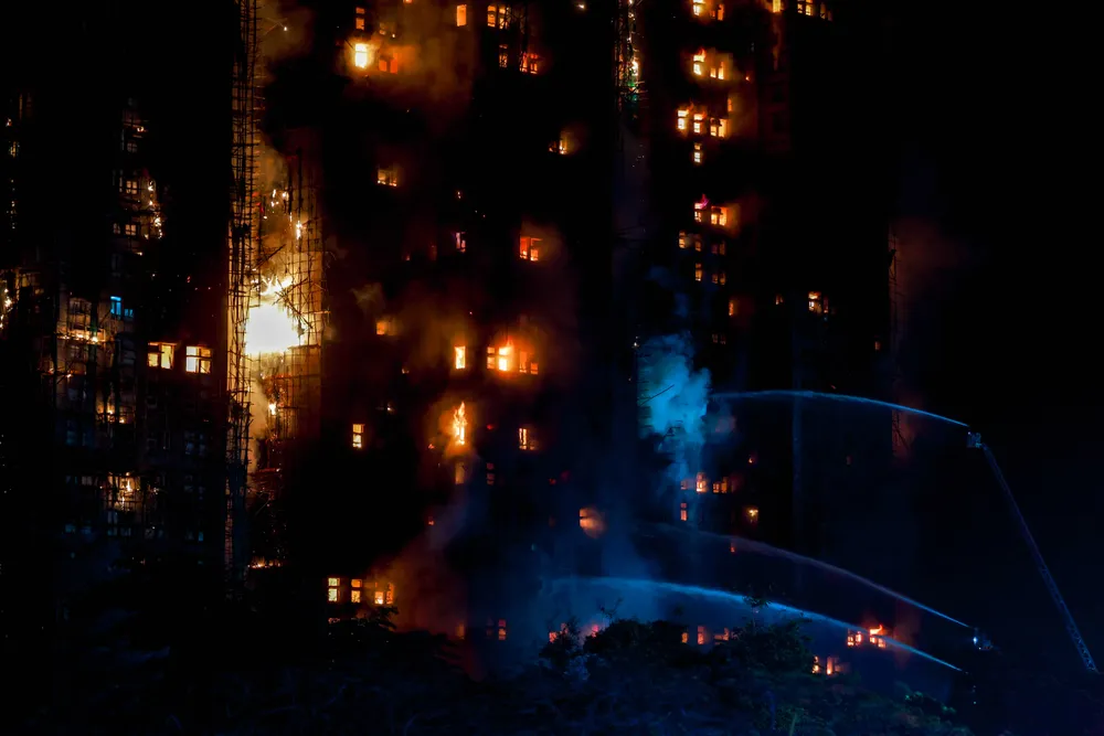 Công tác cứu hộ được triển khai khẩn cấp. Ảnh: Andy Chong/CHINA DAILY