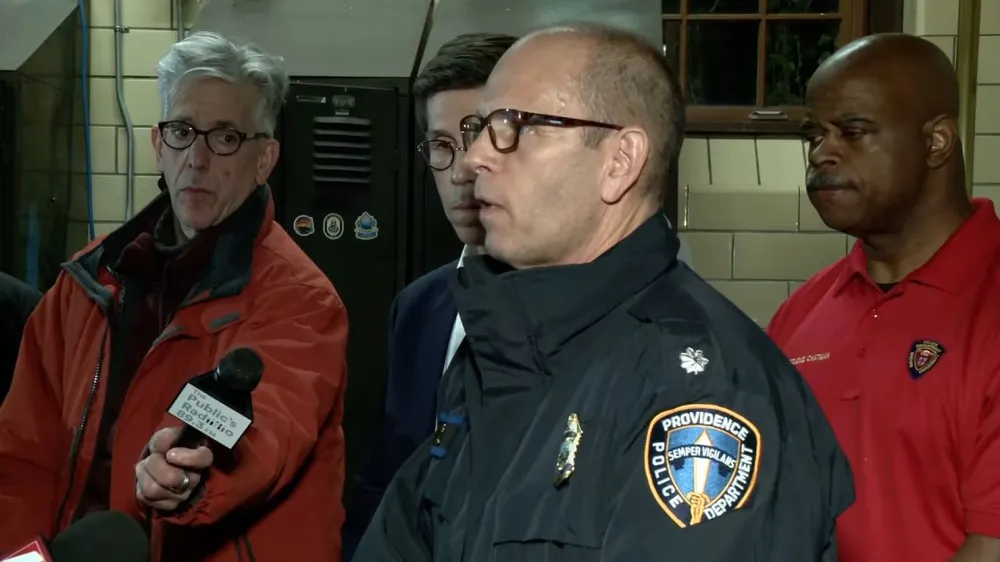 Xả súng kinh hoàng tại một trường Ivy League, chưa bắt được hung thủ.jpg