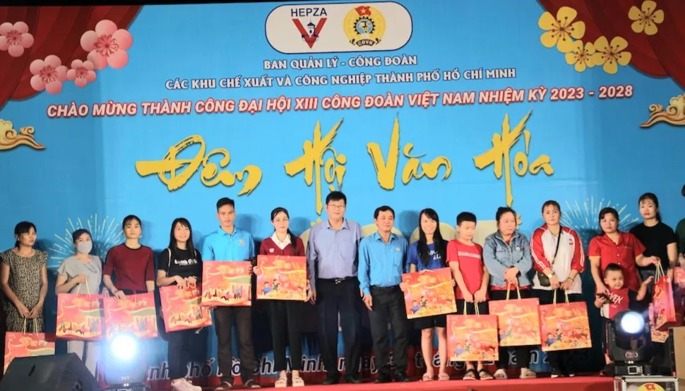 dem-hoi-van-hoa-chao-don-nam-moi-2024-cho-cong-nhan-lao-dong-1-7157.jpg