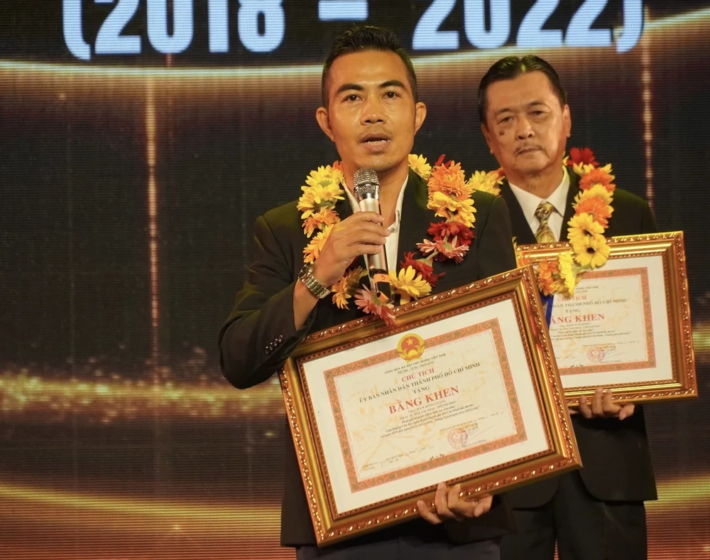 văn học nghệ thuật 1.jpg