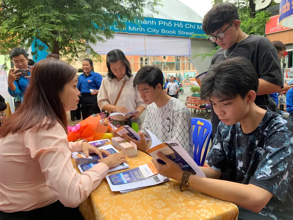 nhu cầu tuyển dụng.jpg