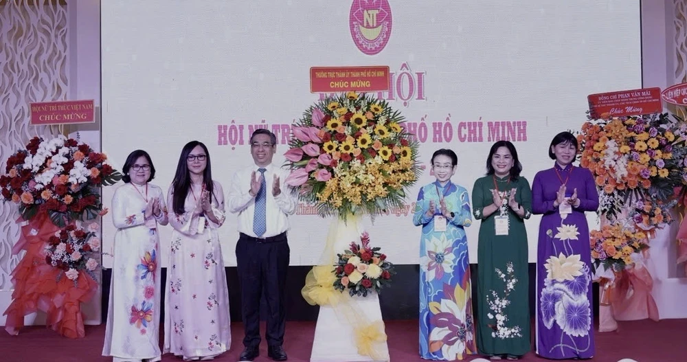 hội nữ trí thức 2.jpg