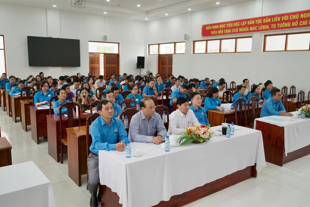 công đoàn viên chức 4.jpg