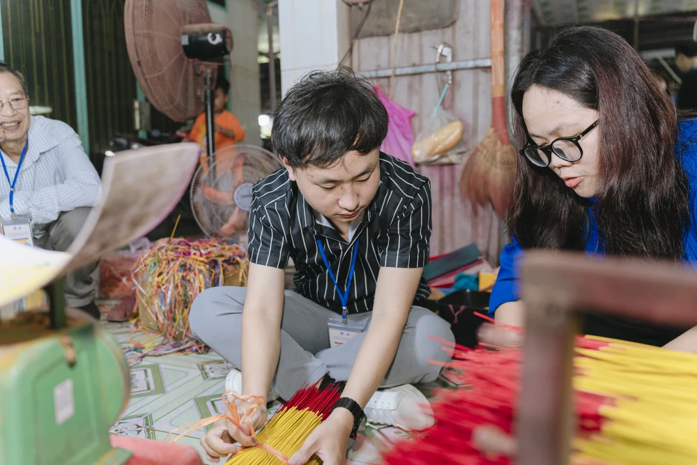 sinh viên Lào 111 .jpeg