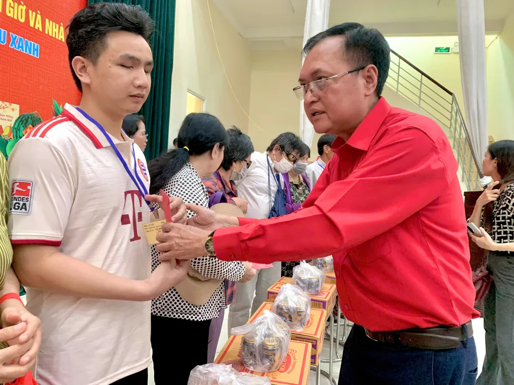 Ca sĩ Mỹ Tâm 3.jpg