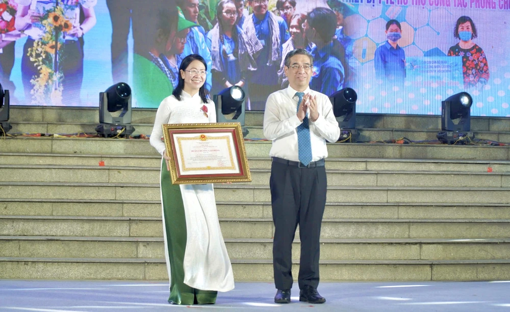 sinh viên tiêu biểu 1.jpg