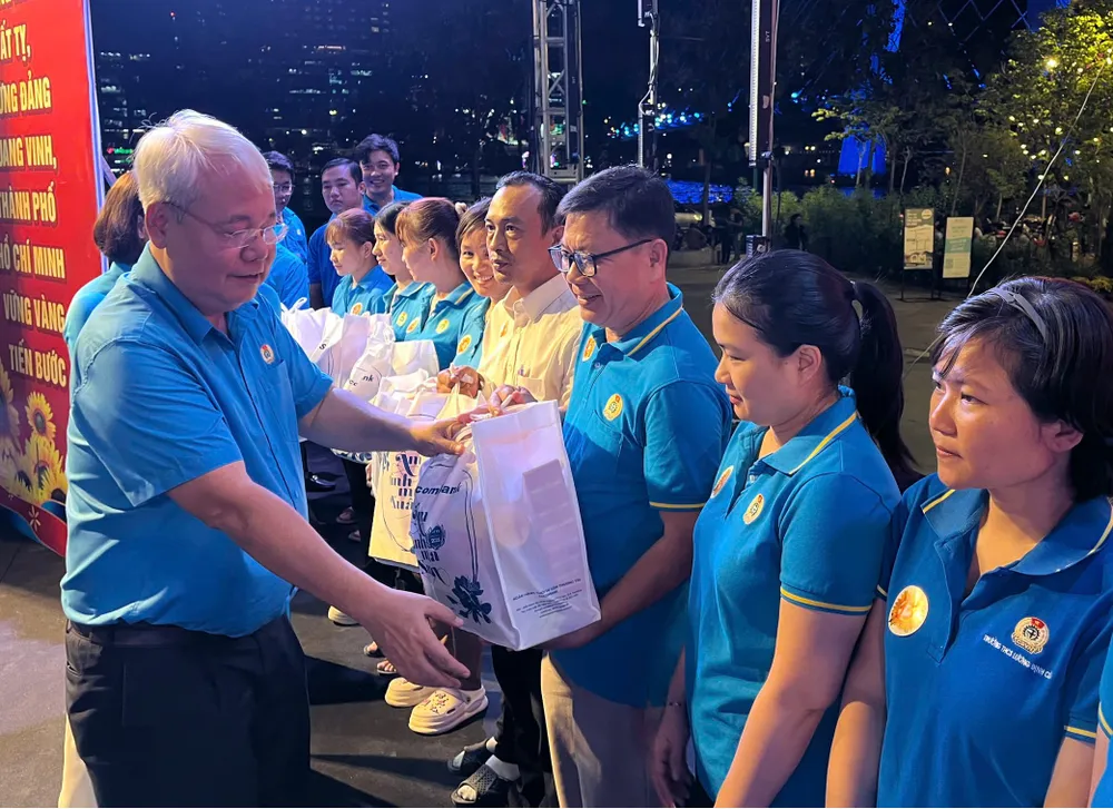 ngày hội công nhân 1..jpg