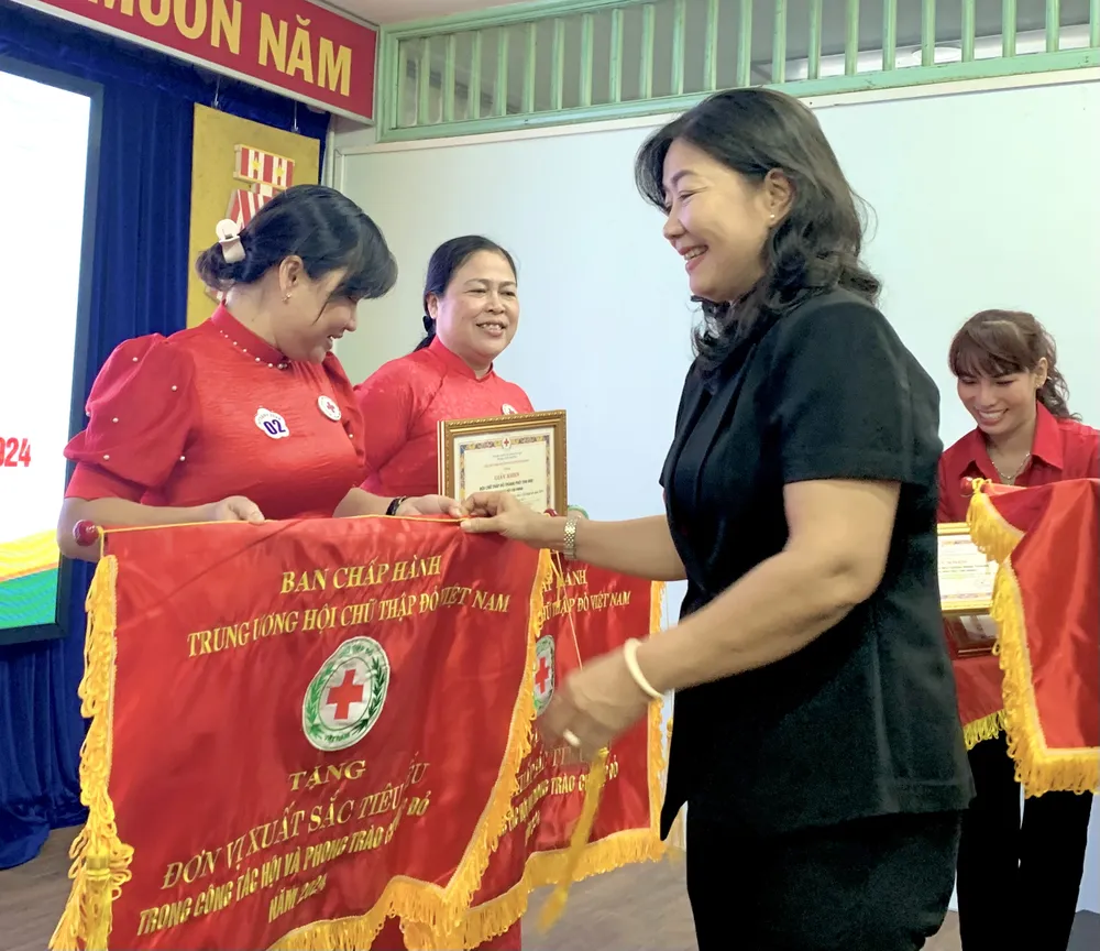 Hội chữ thập đỏ 2.jpg