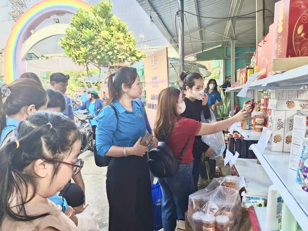 người lao động 2 (2).jpg