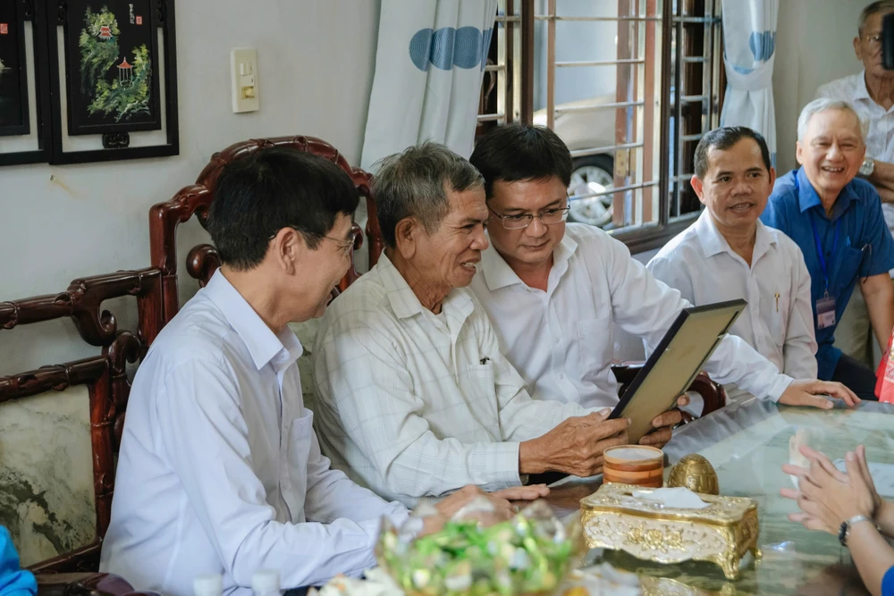 Mẹ Việt Nam Anh hùng 8.jpg