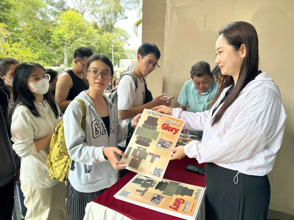 phụ san đặc biệt 7.jpg