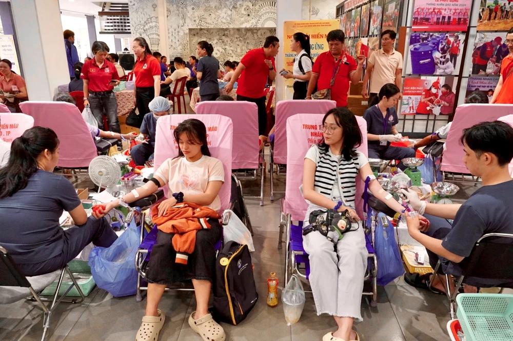 tháng nhân đạo 9.jpg