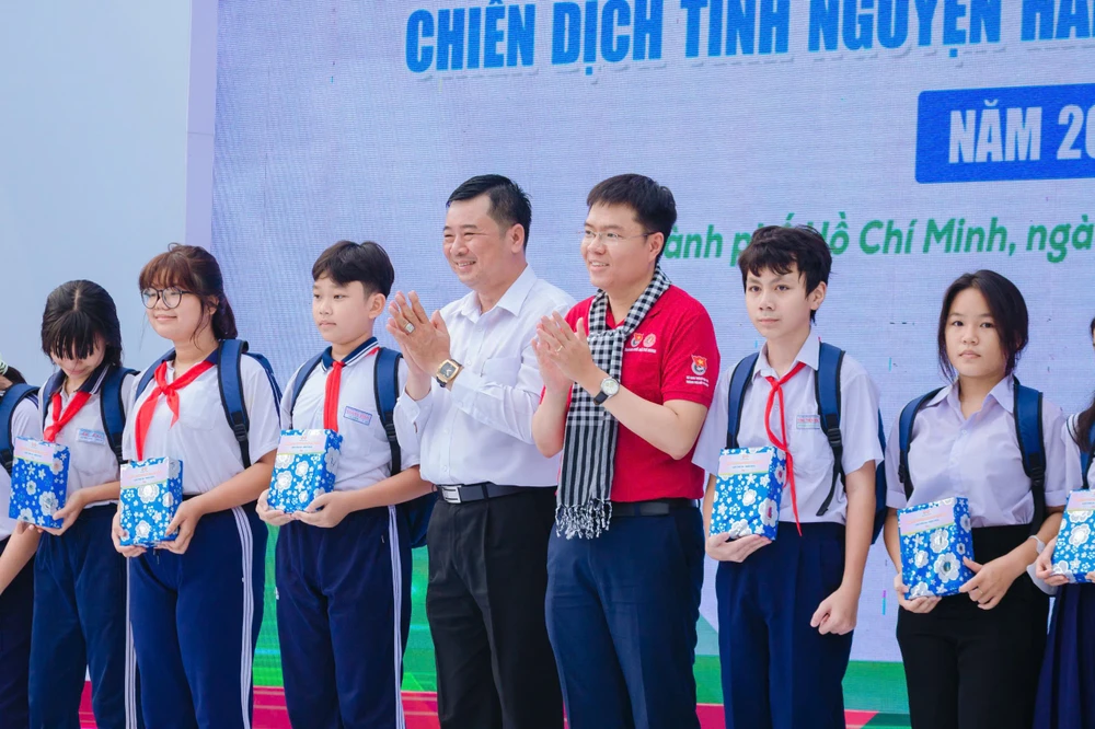 chiến sĩ tình nguyện 7(1).jpg