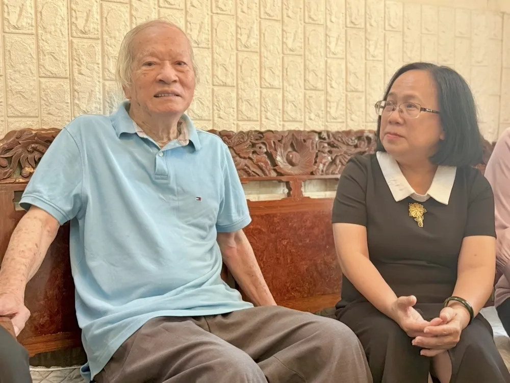 văn nghệ sĩ (12).jpg