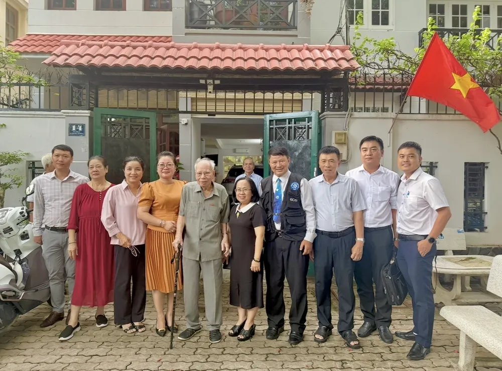 văn nghệ sĩ (13).jpg