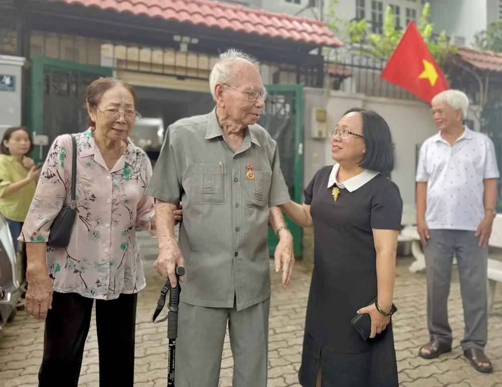 văn nghệ sĩ (3).jpg