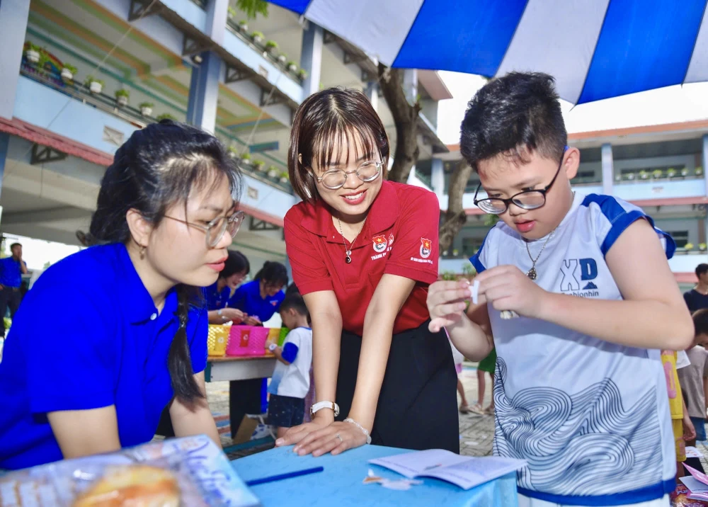 Thiếu nhi với pháp luật (10).jpg