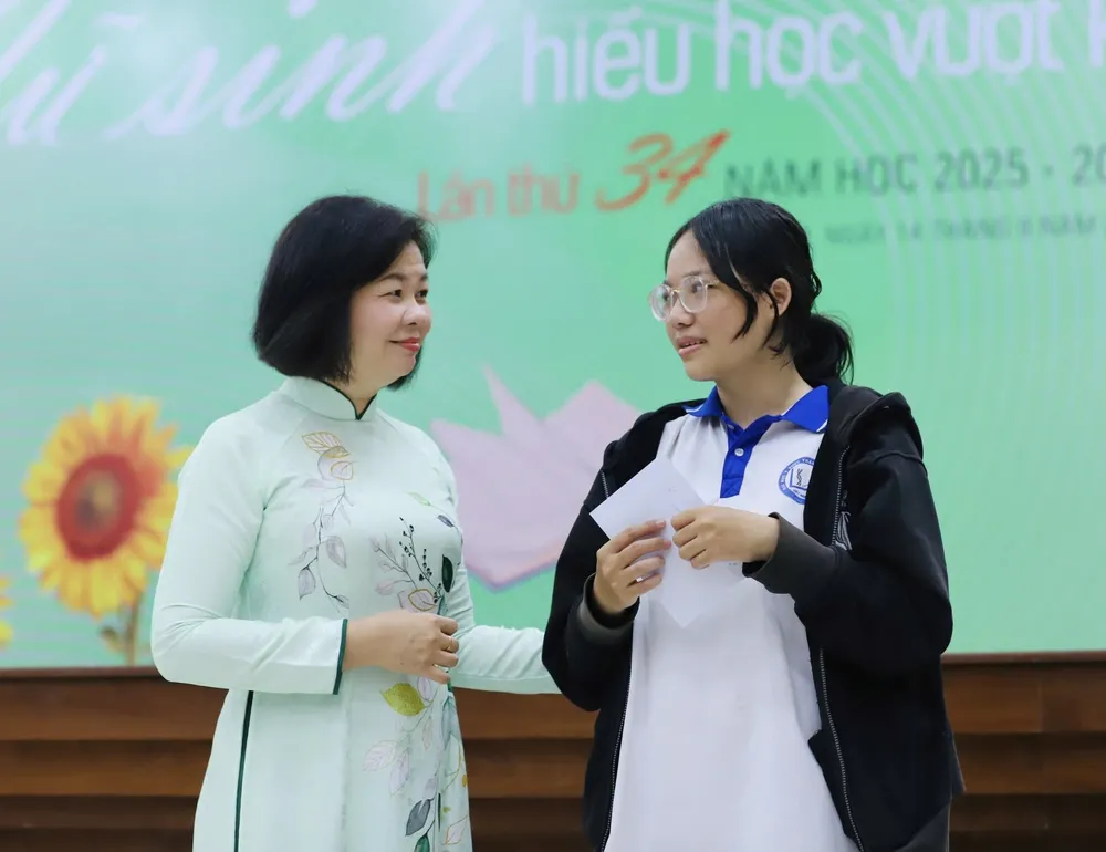 Nữ sinh hiếu học vượt khó (6).jpg