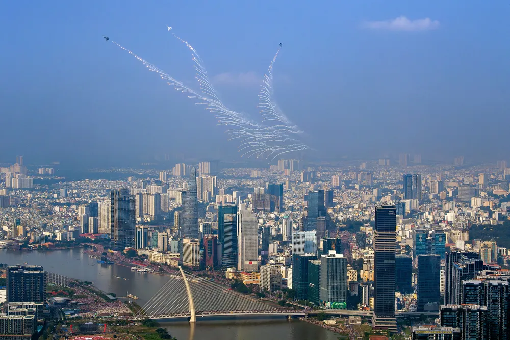 Tác phẩm &quot;Vươn mình&quot; của tác giả Nguyễn Tiến Anh Tuấn đạt giải Nhất cuộc thi ảnh &quot;TP.HCM - Sắc màu mới&quot;.