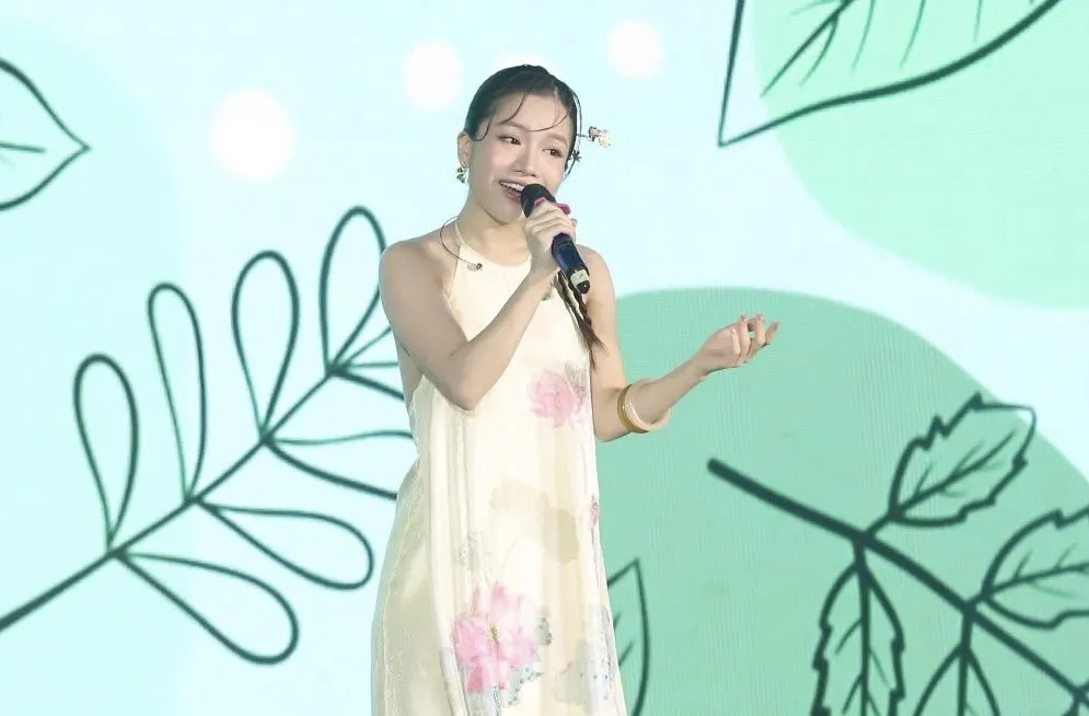 đồng bào bão lũ (1).jpg