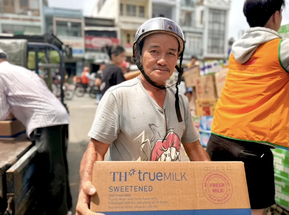 bà con vùng bão (11).jpg