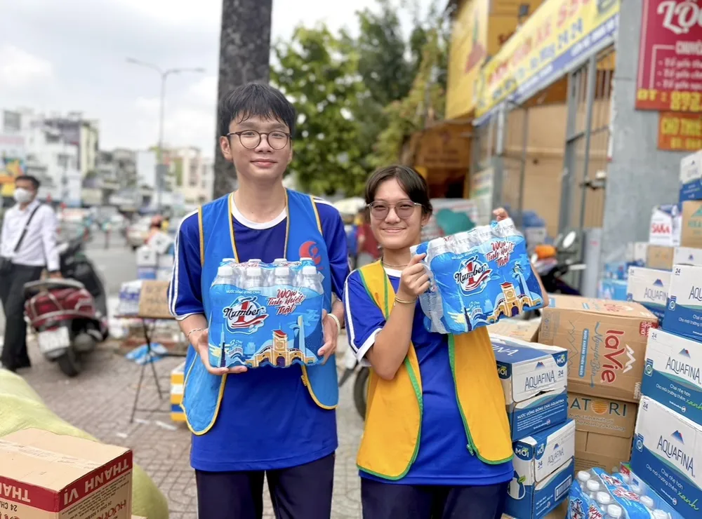 bà con vùng bão (12).jpg