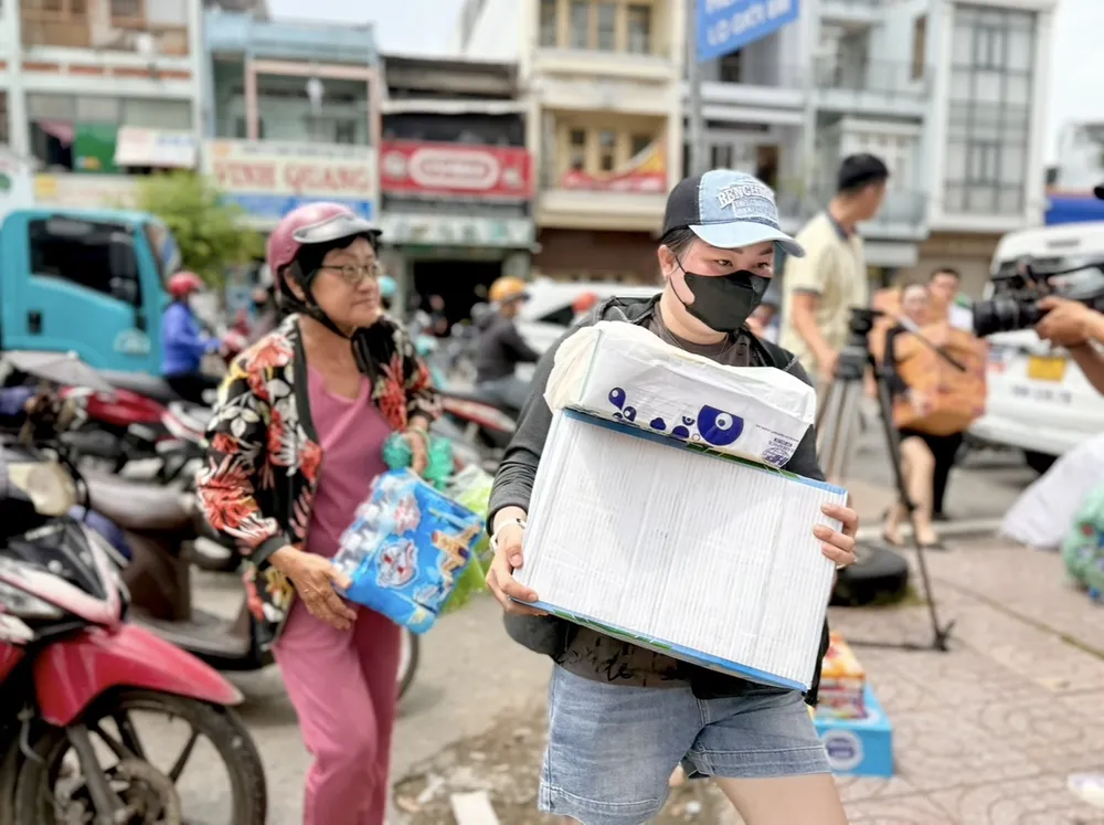 bà con vùng bão (20).jpg