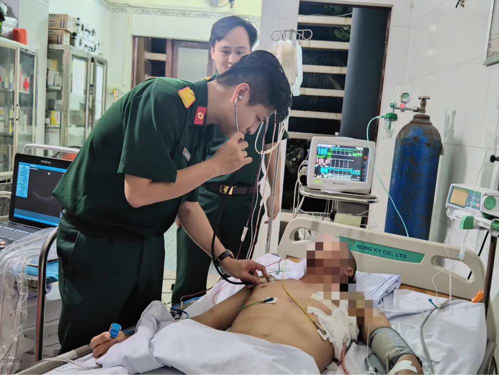 Cấp cứu mở ngực (2).jpg