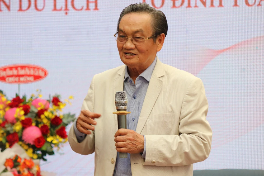 Trần Du lịch (1).jpg