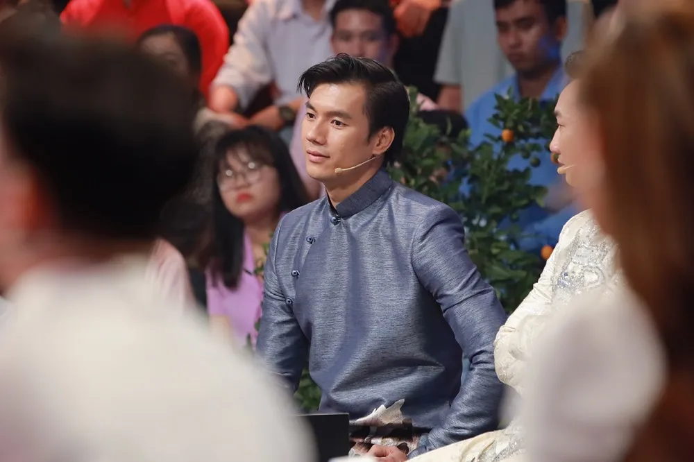 Dàn nghệ sĩ diện áo dài đón Tết cùng 'Ký ức vui vẻ' ảnh 6