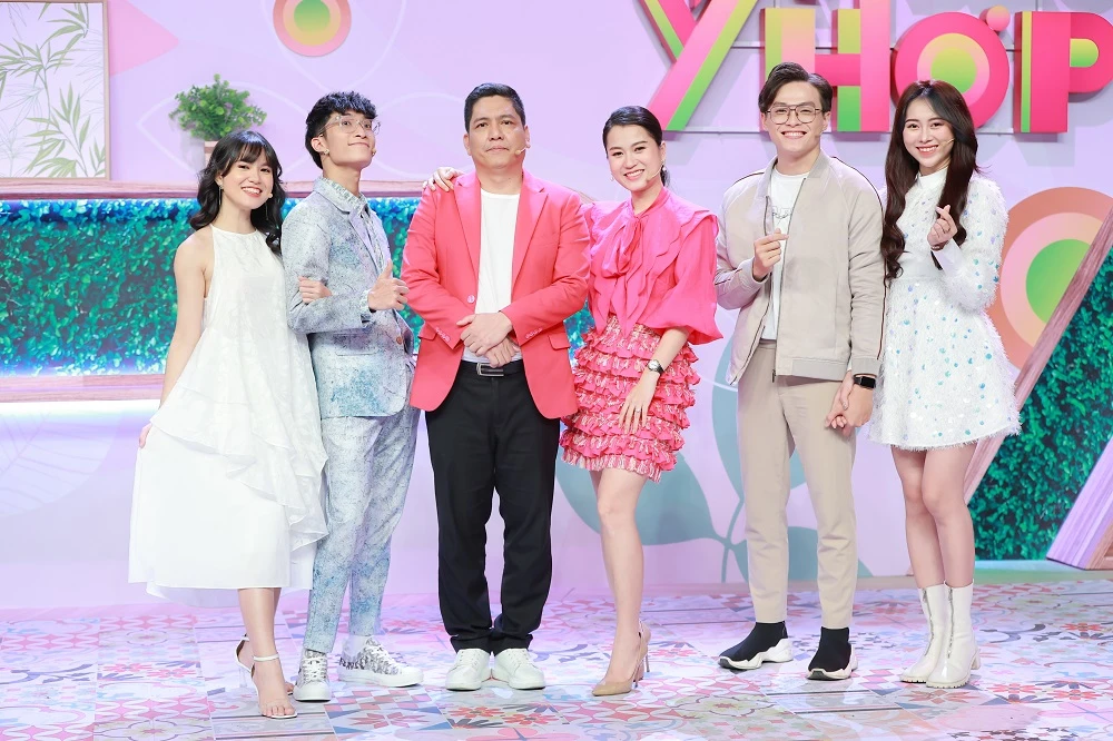 'Chị Google' Phương Thoa hạnh phúc bên bạn trai Chí Thành ảnh 6