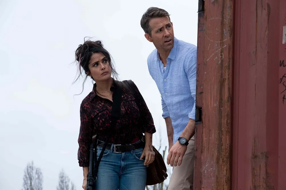 Tưng bừng trở lại rạp sau giãn cách cùng Vệ sĩ sát thủ 2: Nhà có nóc ảnh 2