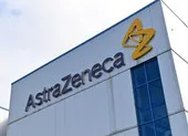 Thuốc AstraZeneca 'giảm phân nửa nguy cơ tử vong' do COVID-19