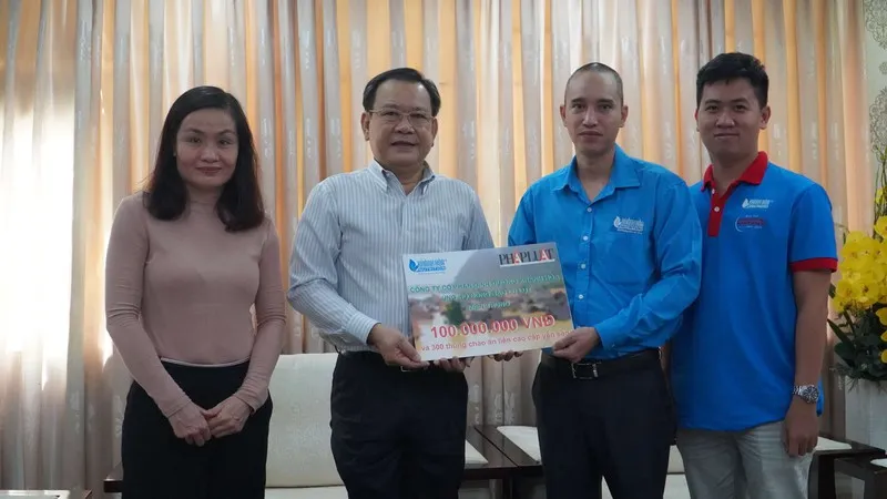 Ngày 27-10: Hơn 184 triệu đồng gửi tới miền Trung ảnh 1 Ngày 27-10: Hơn 184 triệu đồng gửi tới miền Trung ảnh 1