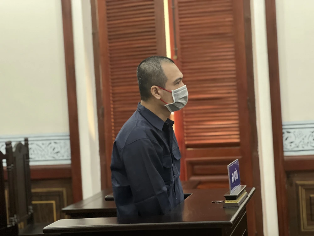 Nguyễn Tuấn Thanh (cựu thiếu tá công an, cựu điều tra viên Công an TP.HCM tại toà. Ảnh: HỮU ĐĂNG