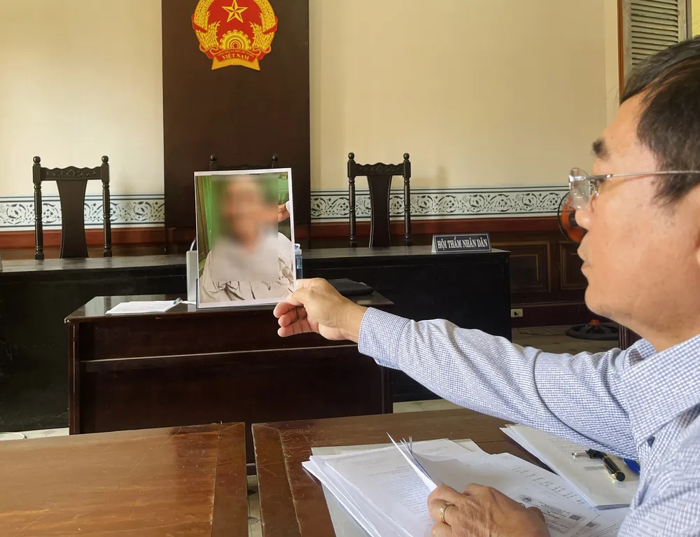 Do lớn tuổi nên ông Chơn đã uỷ quyền cho người khác tham gia phiên toà. Ảnh: YL Do lớn tuổi nên ông Chơn đã uỷ quyền cho người khác tham gia phiên toà. Ảnh: YL