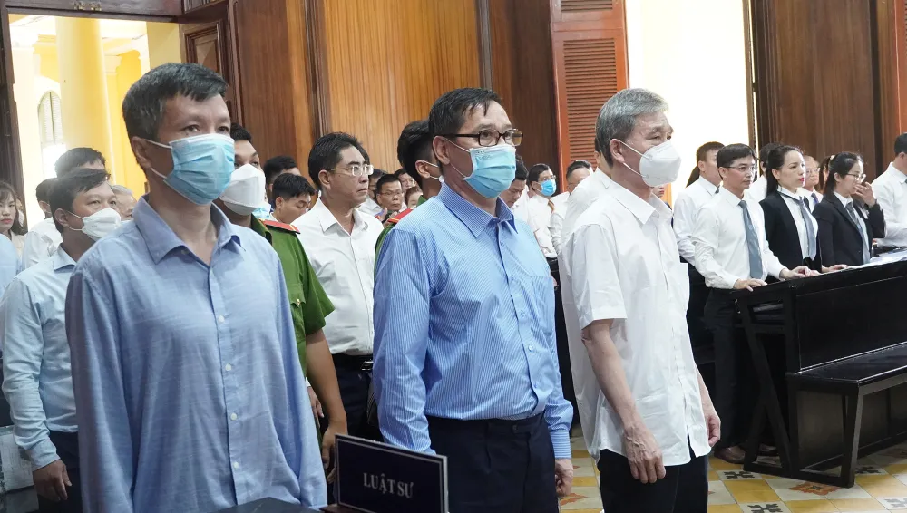 Các bị cáo tại phiên toà. Ảnh: HỮU ĐĂNG