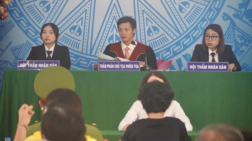 HĐXX của phiên toà giả định.Ảnh: ĐL