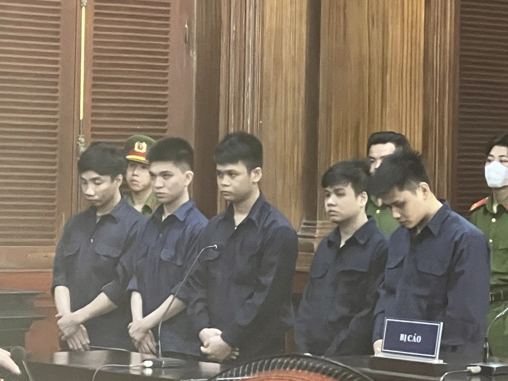 Các bị cáo tại toà. Ảnh: ĐẶNG LÊ