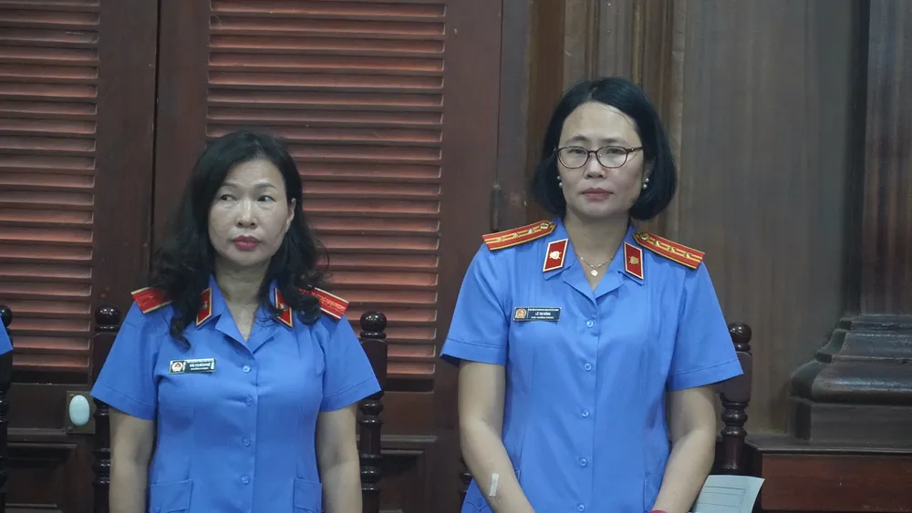 Đại diện VKSND TP.HCM đề nghị 7-8 năm tù đối với cựu trưởng công an phường Phú Thọ Hòa, quận Tân Phú. Ảnh: HỮU ĐĂNG