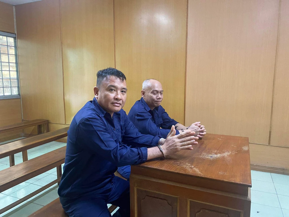 1 triệu USD tiền giả