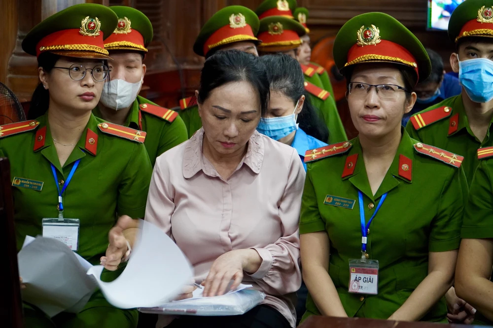 Trương Mỹ Lan tại phiên tòa sơ thẩm vụ án Vạn Thịnh Phát giai đoạn 1. Ảnh: HOÀNG GIANG Vạn Thịnh Phát