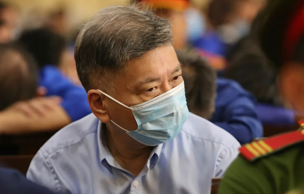 Ông Chu Lập Cơ (chồng bà Trương Mỹ Lan) trong vụ án thứ hai bị đưa ra xét xử về tội rửa tiền. Ảnh: HOÀNG GIANG AB5B75D5-61BB-4AB4-8DF7-EBC269F26188.jpeg