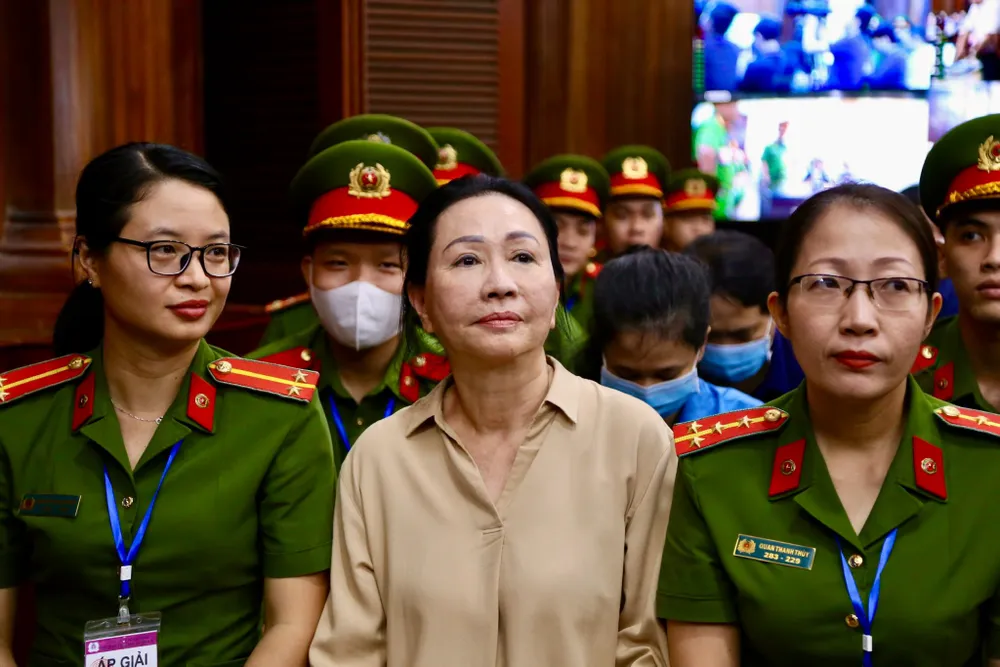 Luật sư của bà Trương Mỹ Lan đã có đơn gửi cơ quan chức năng đề nghị xử lý hành vi tung tin sai sự thật ảnh hưởng đến uy tín, danh dự của thân chủ mình. Ảnh: HOÀNG GIANG ra khơi tìm kho báu