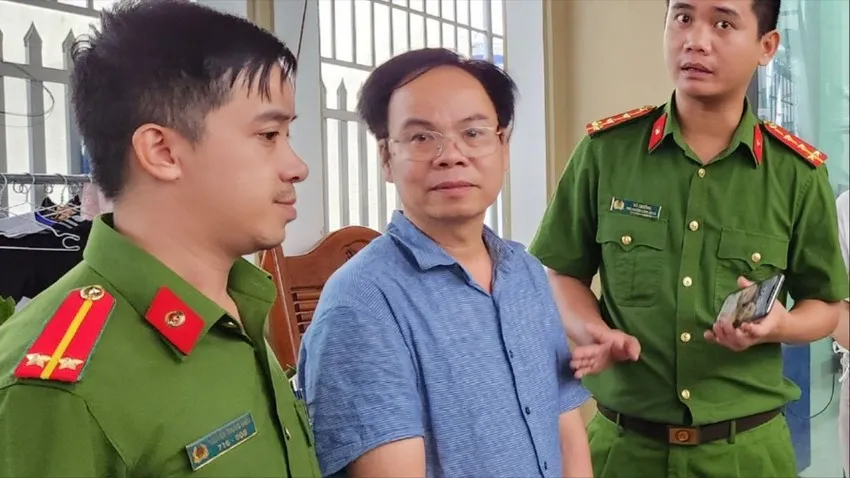 Ông Vũ Chí Hữu bị phạt 42 tháng tù giam. Ảnh; VÕ TÙNG nhận hối lộ