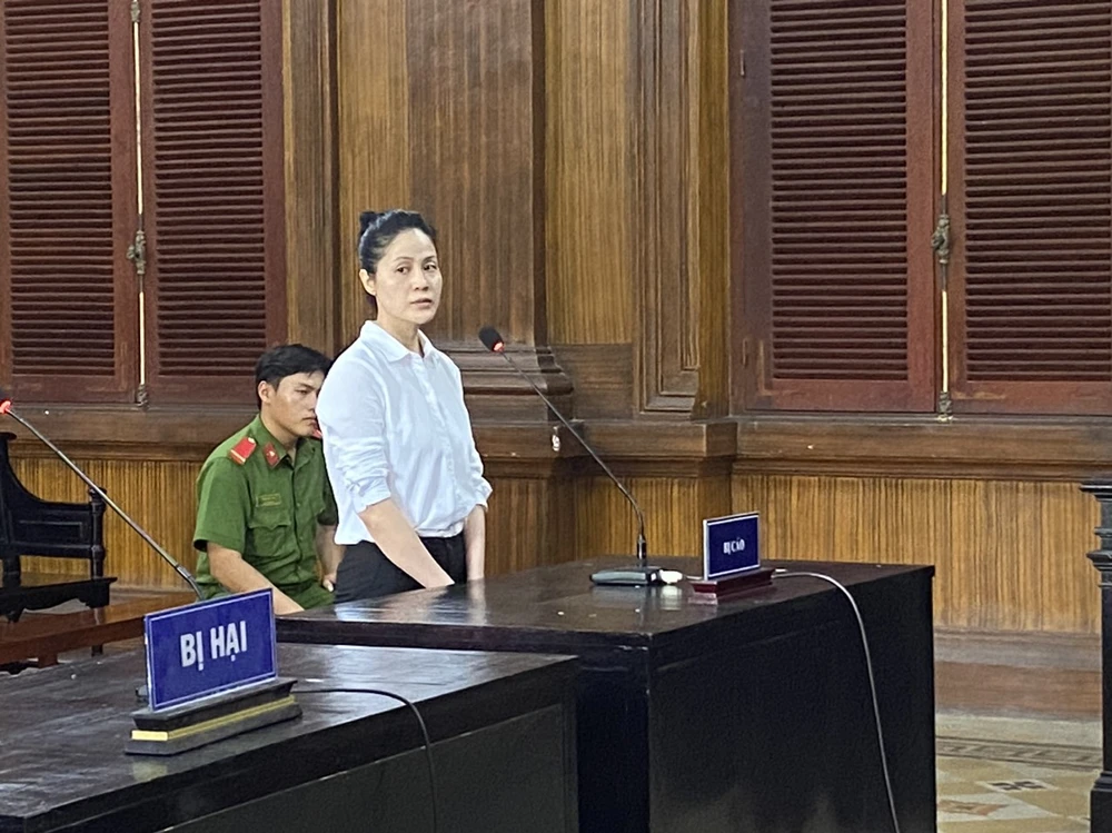 Phùng Thị Nghệ bị tuyên án chung thân vì chiếm đoạt 1.200 tỉ đồng của hai cá nhân. Ảnh: HD nữ đại gia