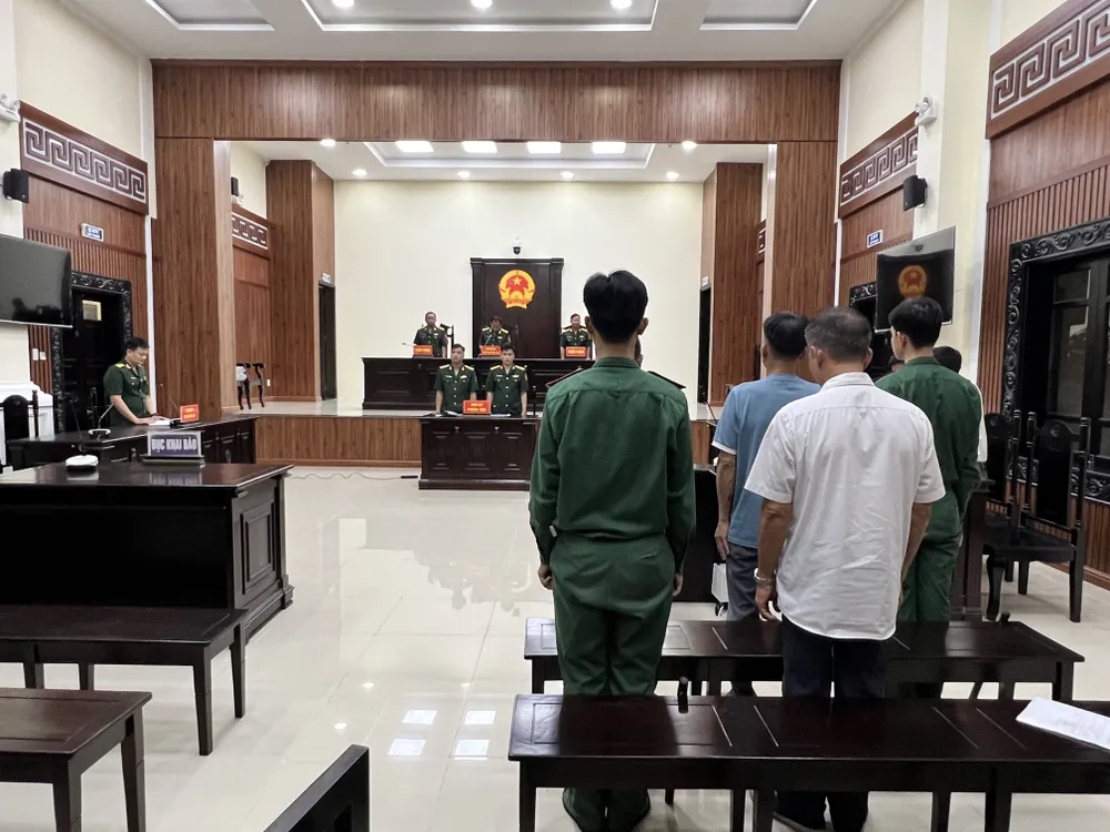 Tòa án Quân sự Quân khu 7 đã hủy một phần bản án sơ thẩm để điều tra, xét xử lại. Ảnh: HỮU ĐĂNG sản xuất nhớt giả