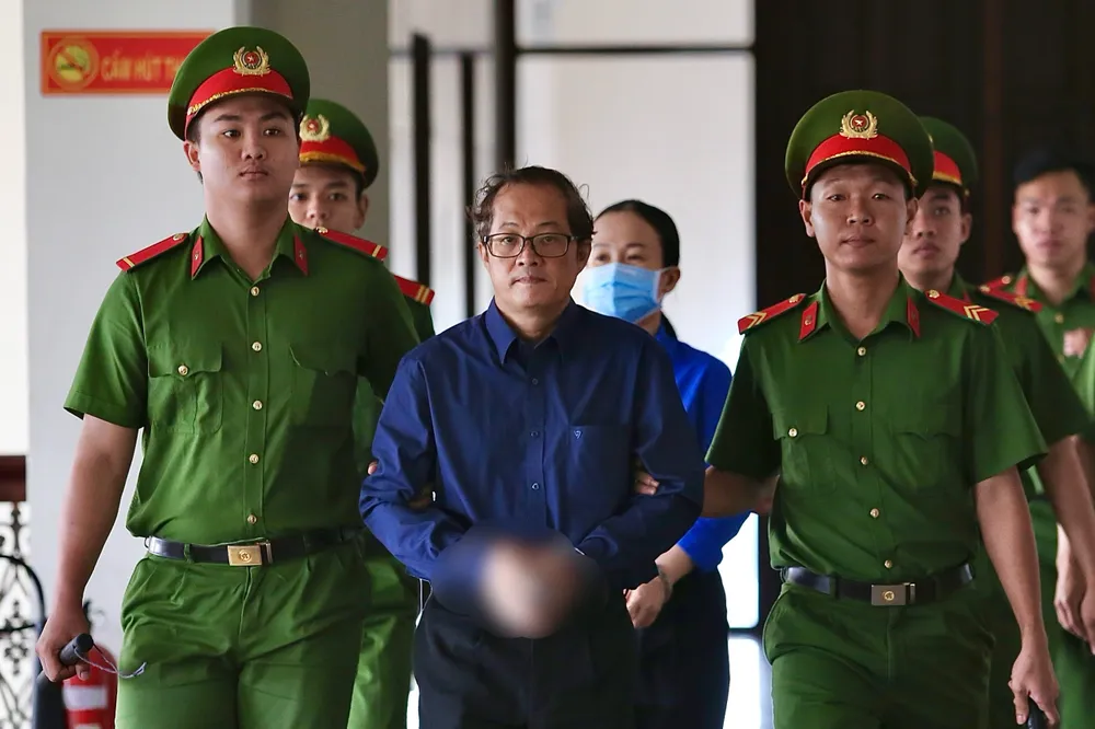 Đây là vụ án thứ hai mà cựu Giám đốc bệnh viện TP Thủ Đức phải hầu toà, trước đó ông Quân đã nhận bản án 21 năm tù về tội tham ô và rửa tiền. Ảnh: HOÀNG GIANG IMG_1634.jpeg