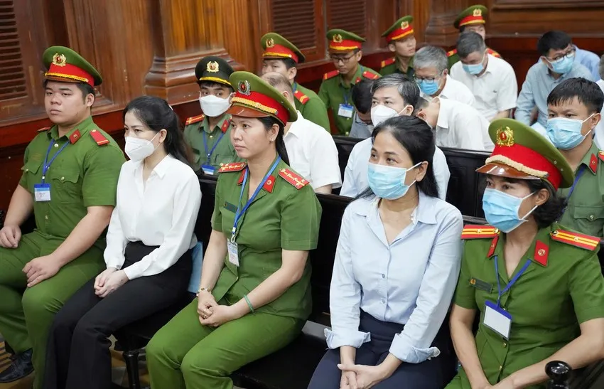 7/15 sau phiên toà sơ thẩm đã kháng cáo xin giảm nhẹ hình phạt (ảnh các bị cáo tại phiên toà sơ thẩm). Ảnh: THUẬN VĂN Xuyên Việt Oil