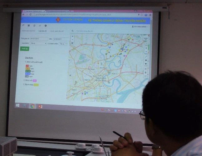 Vị trí ổ dịch số xuất huyết sẽ thể hiện rõ trên bản đồ nhờ phần mềm ứng dụng GIS. Ảnh: TRẦN NGỌC